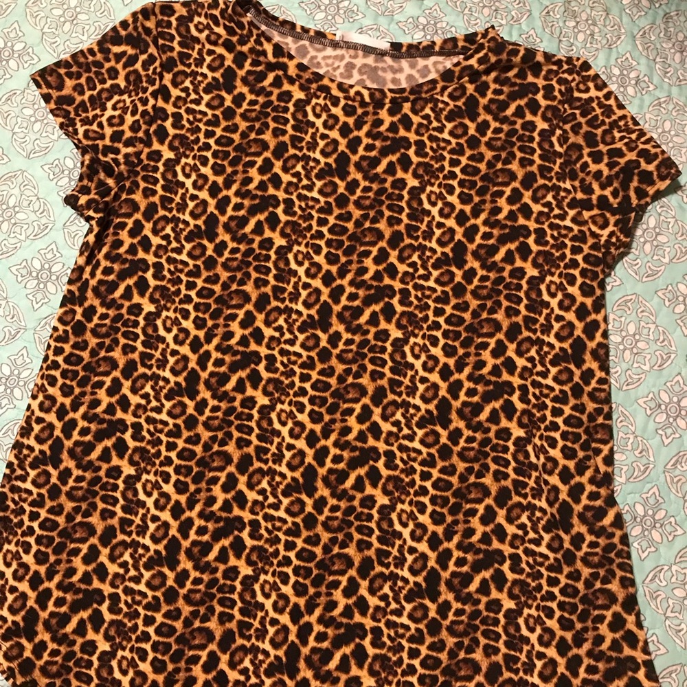 Leopard 🐆 print tee shirt XL